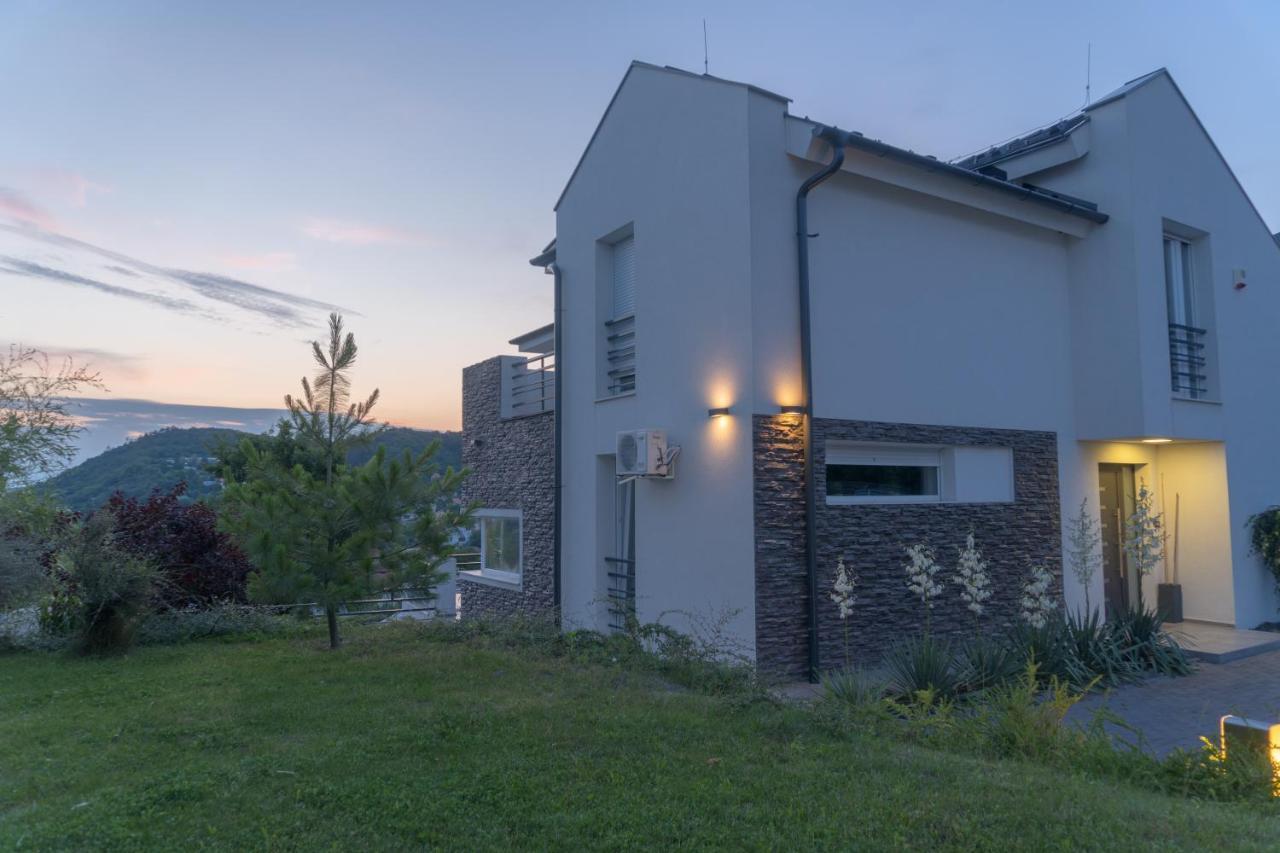 Private Family Villa Будоирш Екстер'єр фото