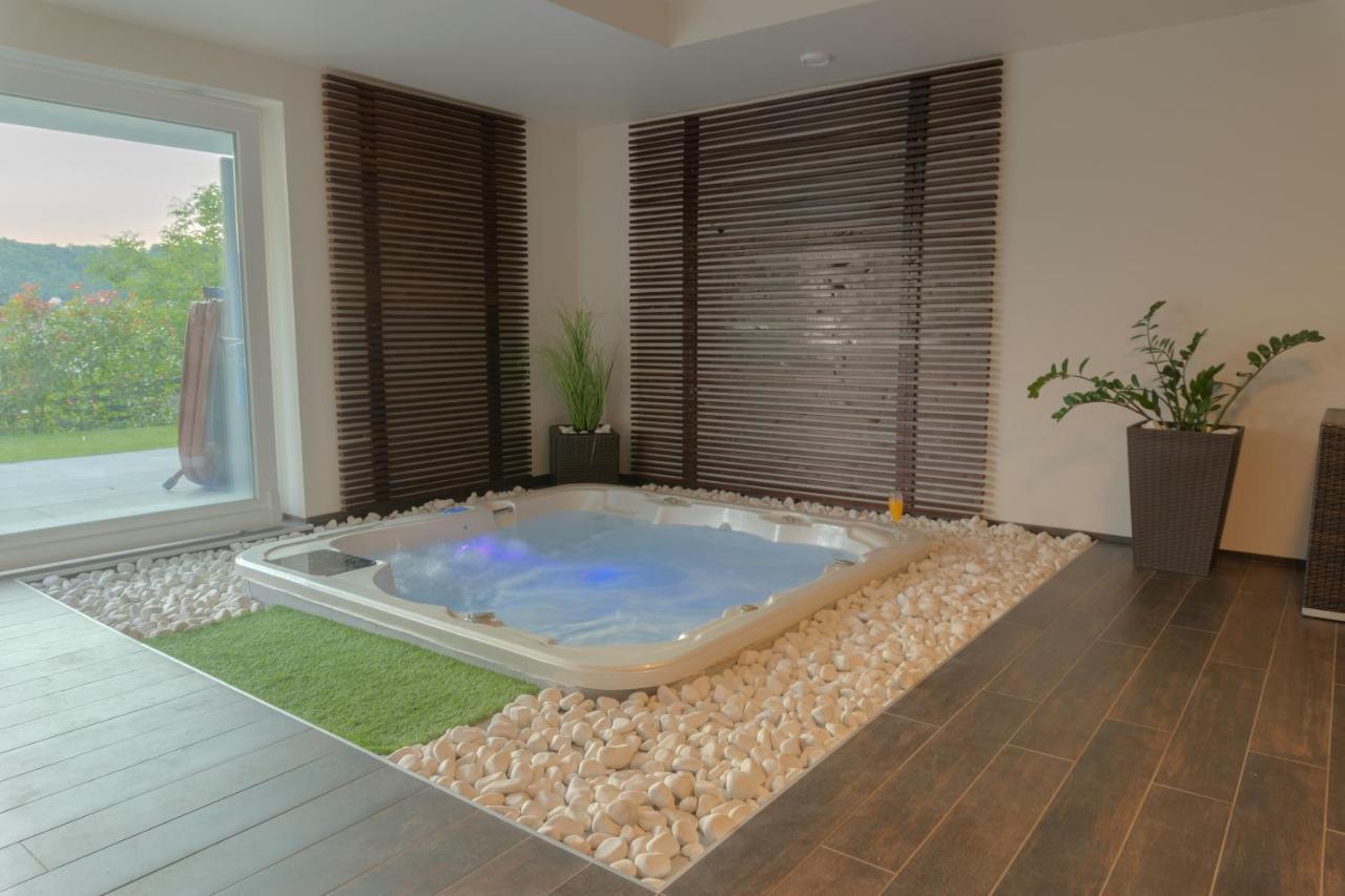 Private Family Villa Будоирш Екстер'єр фото