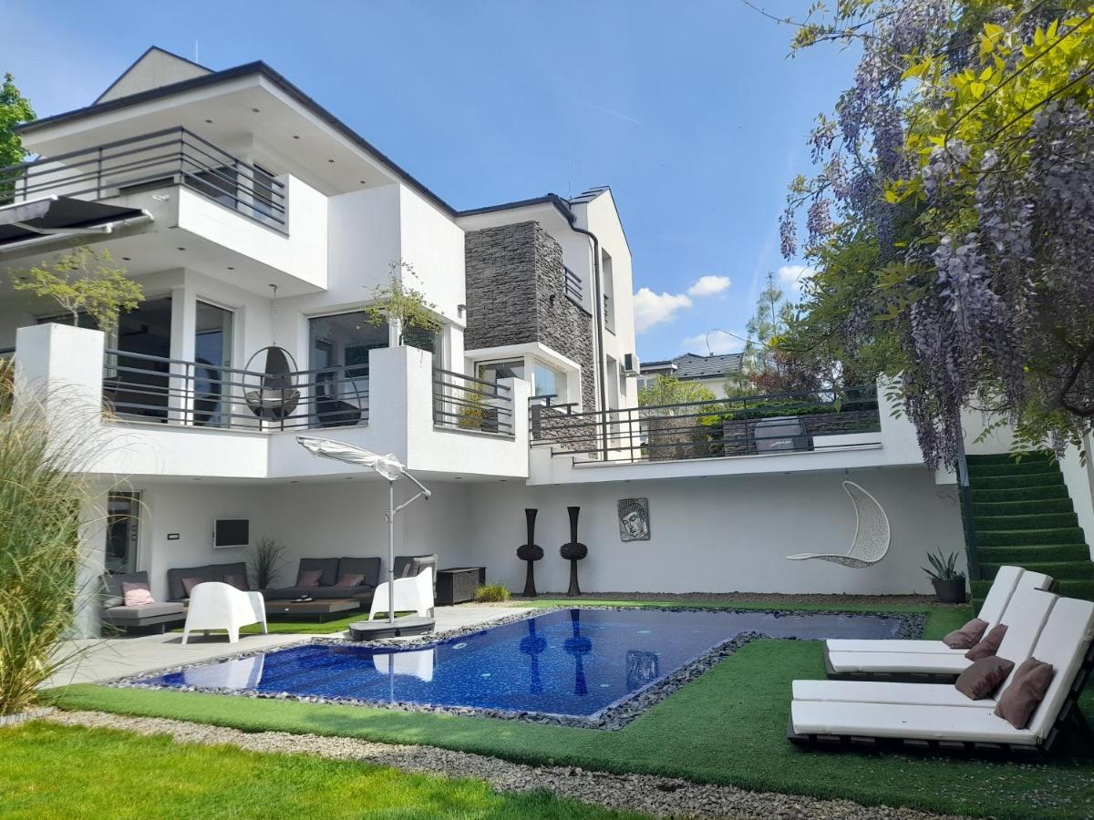 Private Family Villa Будоирш Екстер'єр фото