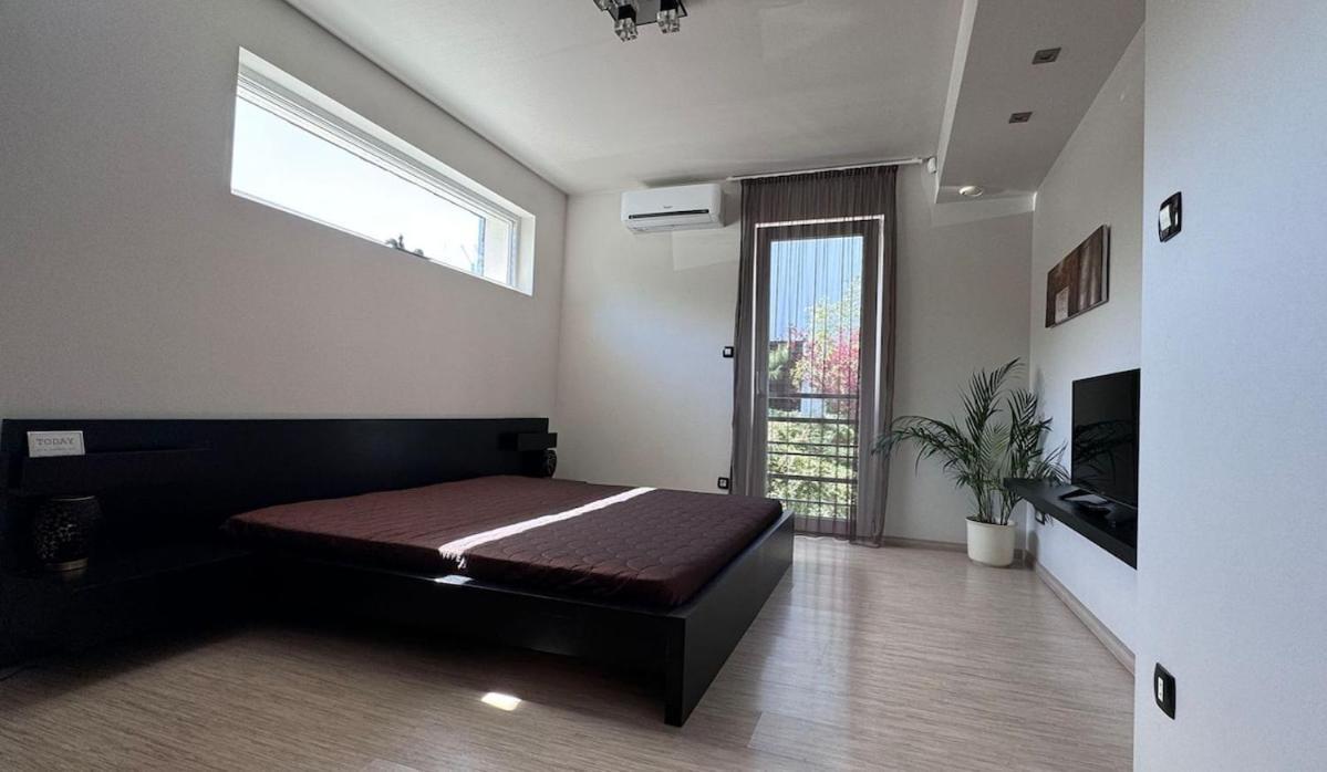 Private Family Villa Будоирш Екстер'єр фото