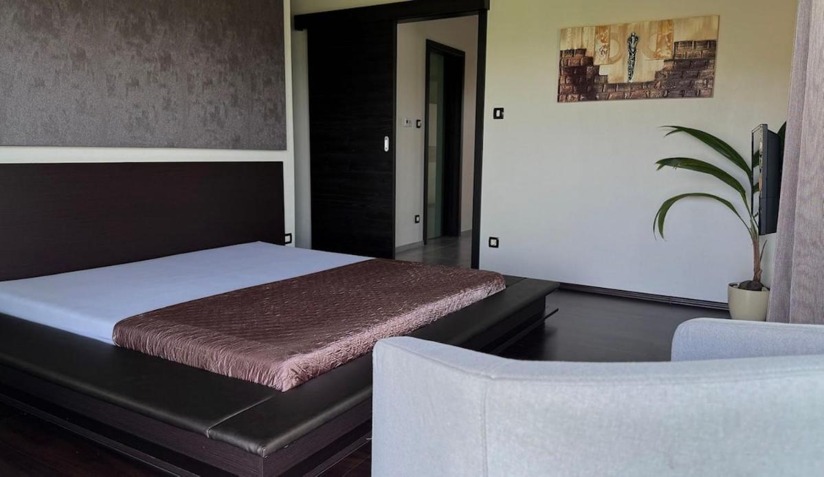 Private Family Villa Будоирш Екстер'єр фото