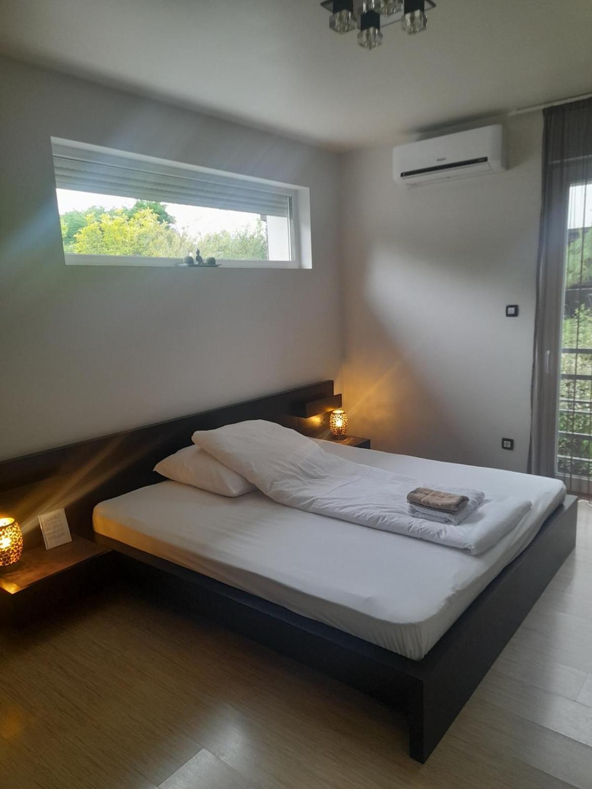 Private Family Villa Будоирш Екстер'єр фото
